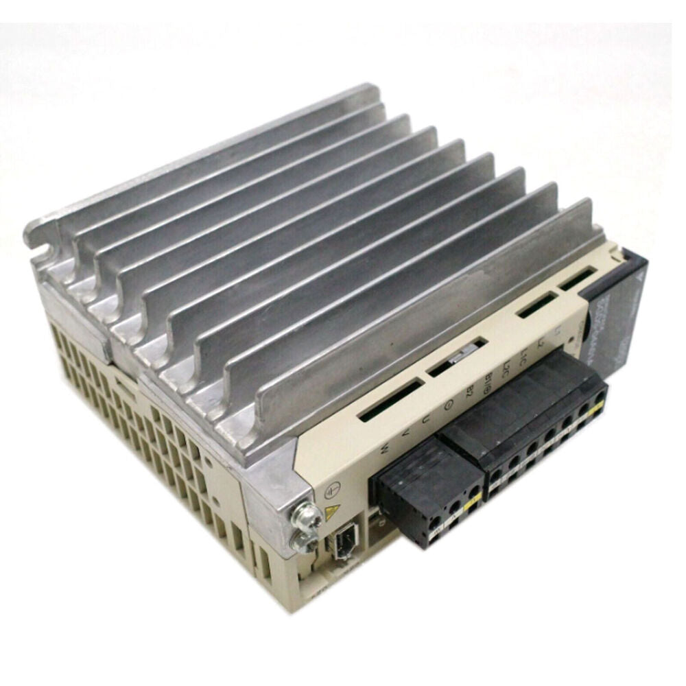 1PC New Yaskawa SGDS-04A01A Servo Driver Expedited Shipping