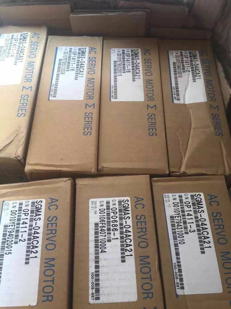 1PC New Yaskawa SGMAS-04ACA21 Servo Motor Expedited Shipping SGMAS04ACA21