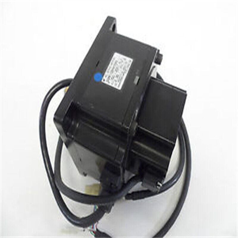 1PC New Yaskawa SGMP-08AWYR42 Servo Motor Expedited Shipping SGMP08AWYR42