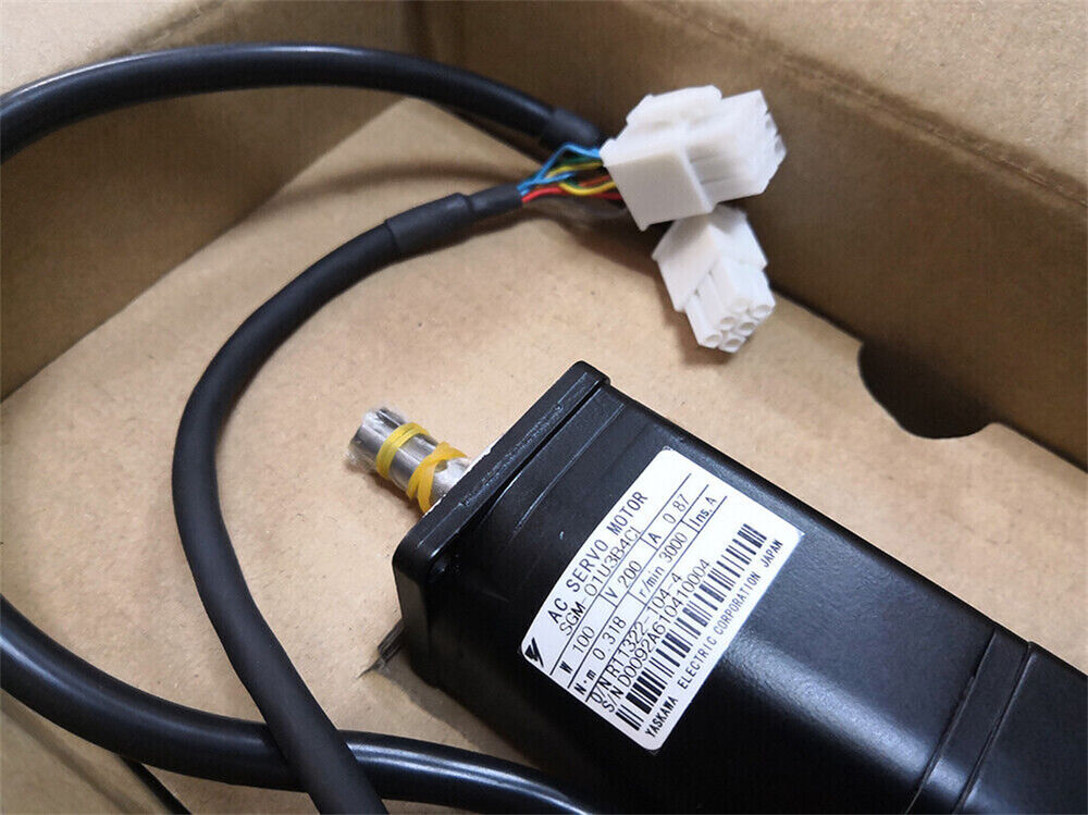 1PC New Yaskawa SGM-01U3B4CL Servo Motor Expedited Shipping SGM01U3B4CL