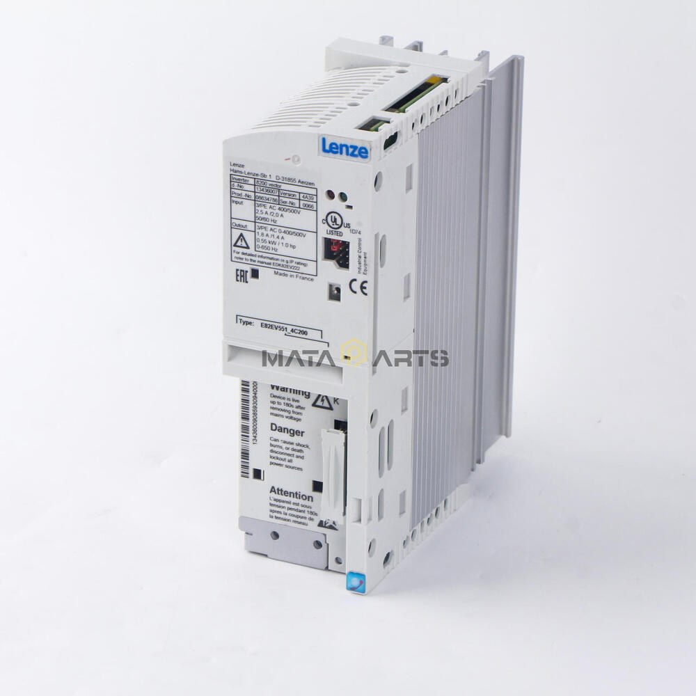1PC New Lenze E82EV551K4C200 Frequency Converter New E82EV551_4C200