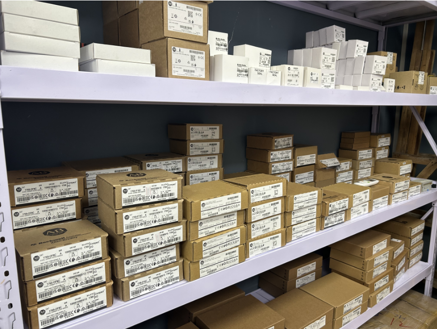 Allen-Bradley 2094-BM01-S /C Axis Module AB 2094BM01S NEW Expedited Shipping DHL / UPS / FedEx