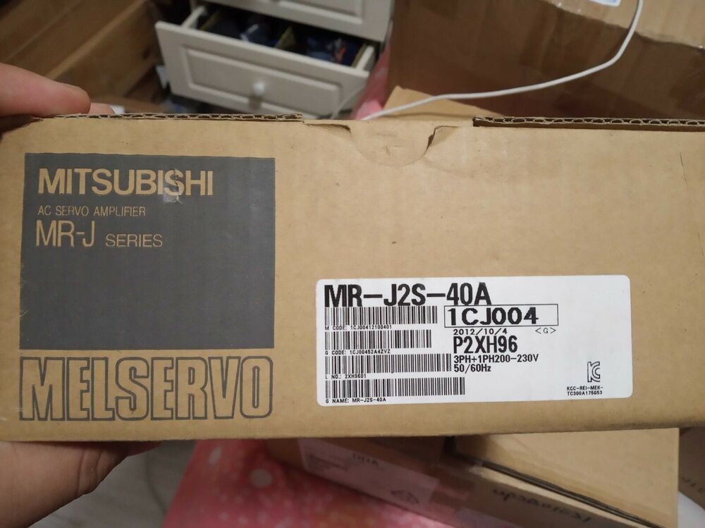 New Original Mitsubishi Servo Driver MR-J2S-40A MRJ2S40A Free Expedited Shipping DHL / UPS / FedEX