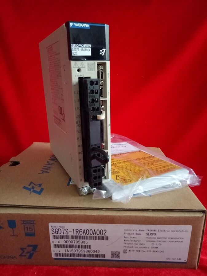 1PC New Yaskawa SGD7S-1R6A10A002 Servo Driver Expedited Shipping