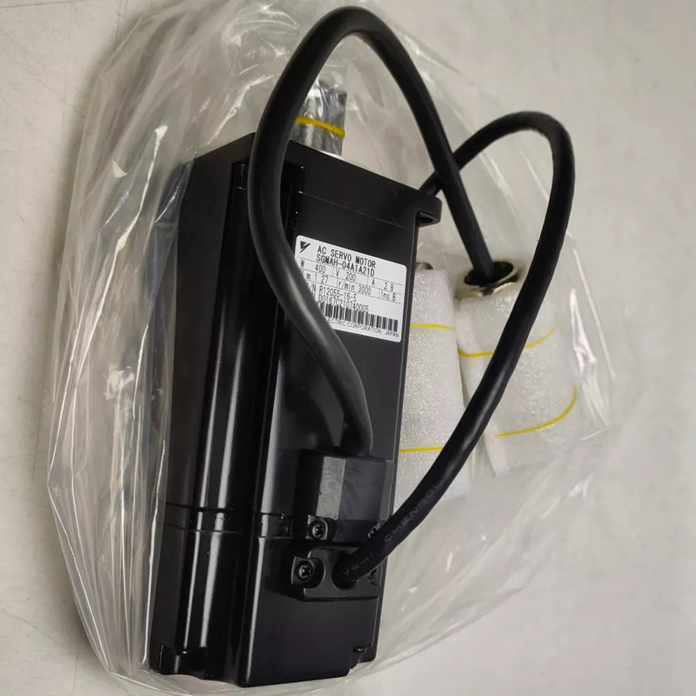 1PC New Yaskawa SGMAH-04A1A21D Servo Motor Expedited Shipping SGMAH04A1A21D