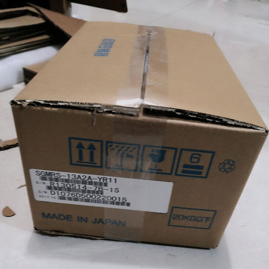 1PC New Yaskawa SGMRS-13A2A-YR11 Servo Motor Expedited Shipping