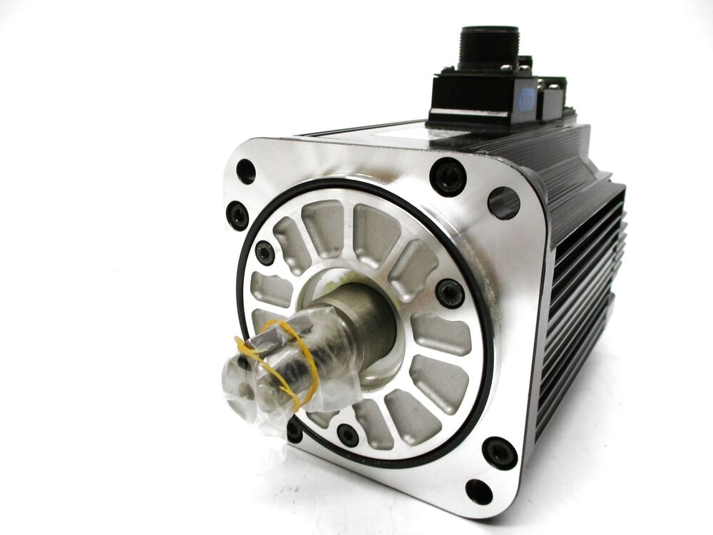 1PC New Yaskawa SGMGH-13D2A6C Servo Motor Expedited Shipping SGMGH13D2A6C