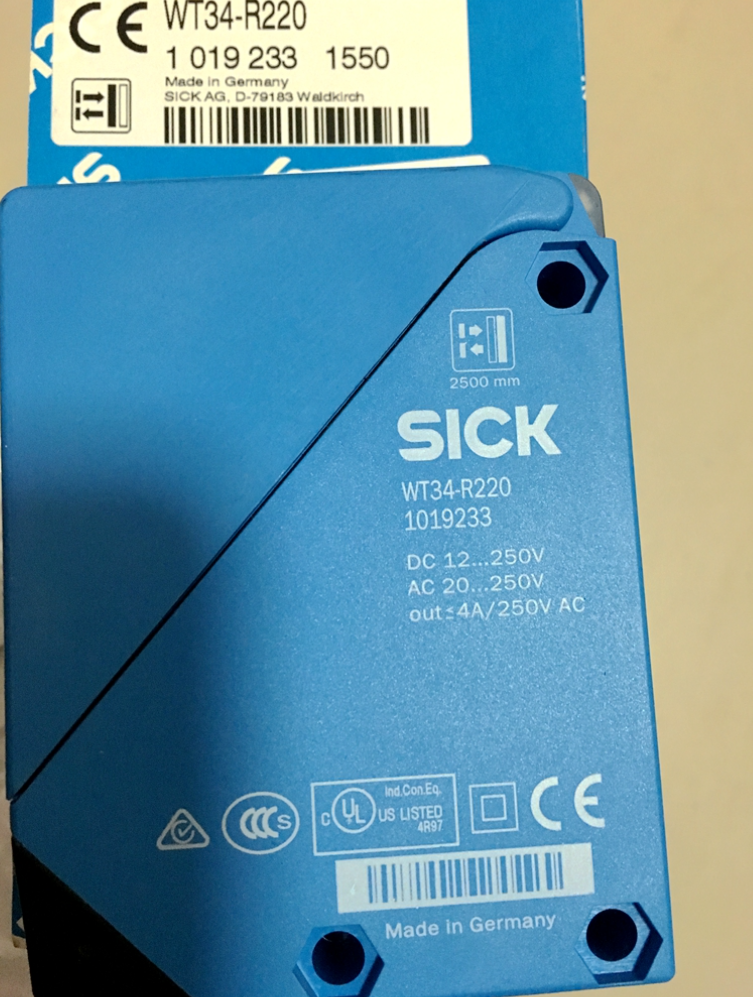 New SICK WT34-R220 Photoelectric Proximity Sensor WT34R220 1PC DHL / UPS / FedEx