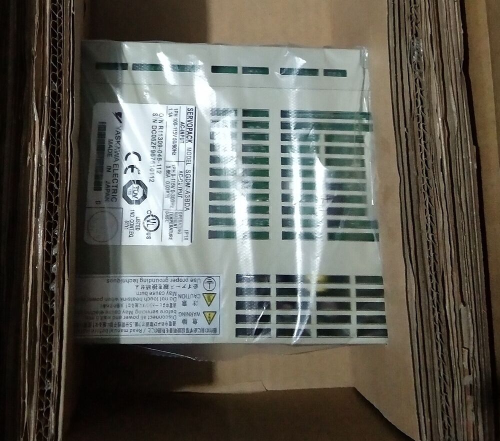 1PC Yaskawa SGDM-A3BDA AC Servo Drive SGDMA3BDA New In Box Expedited Shipping DHL / UPS / FedEx