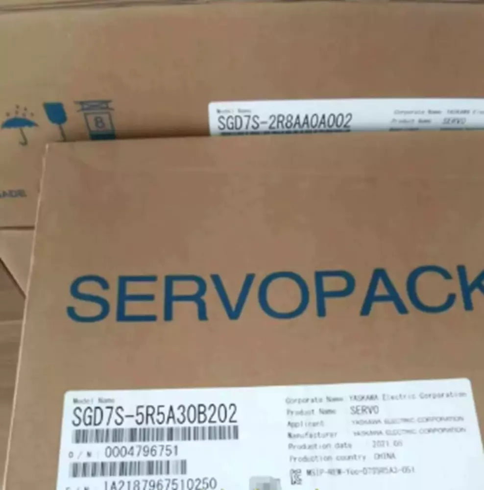 1PC New In Box Yaskawa SGD7S-5R5A30B202 Servo Drives Expedited Shipping