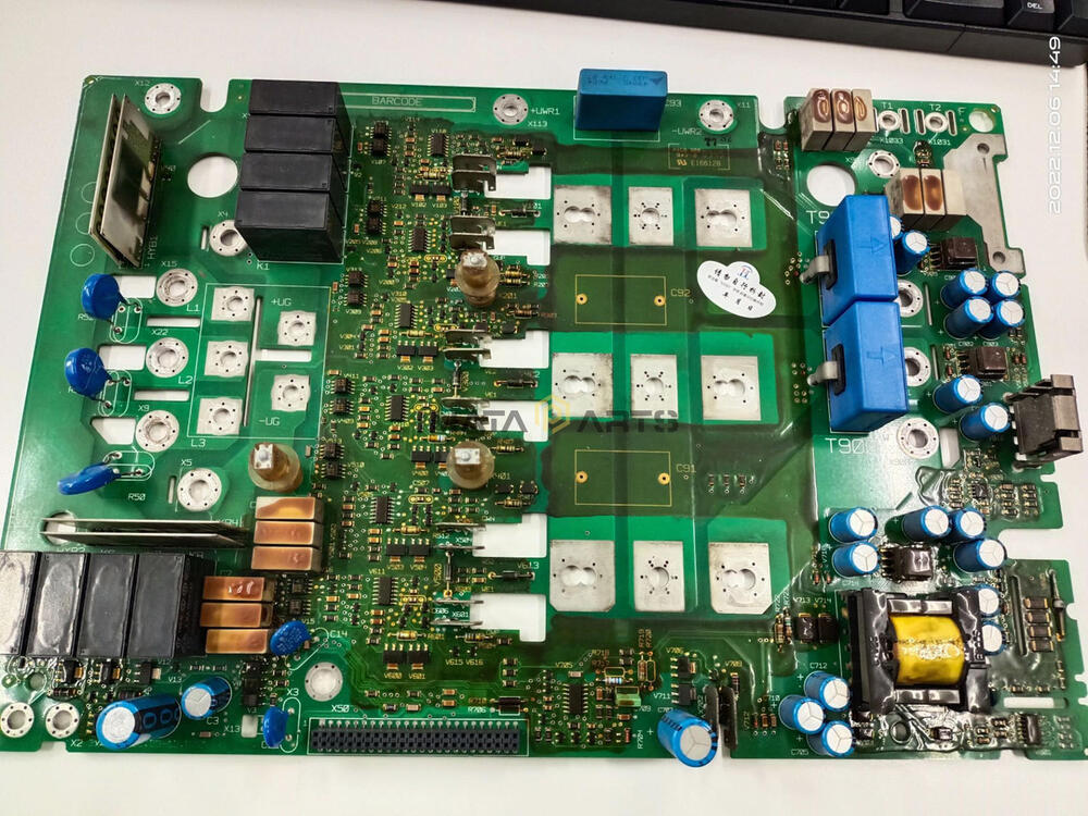 One Used Lenze Inverter Drive Board 33.8223LL.3D-13.002 8221LP
