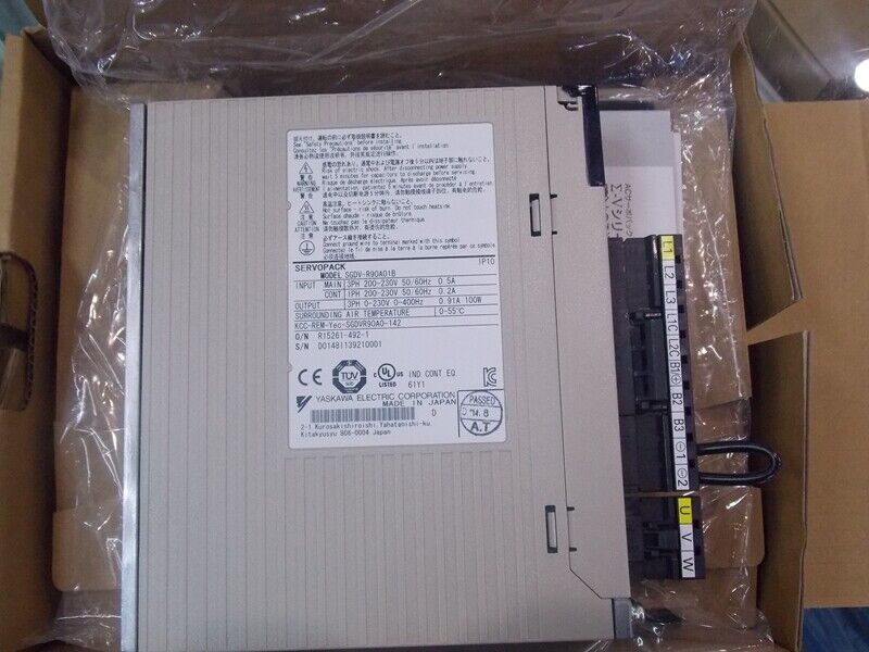 New Yaskawa Ac Servo Driver SGDV-R90A01B SGDVR90A01B Free Expedited Shipping DHL / UPS / FedEx