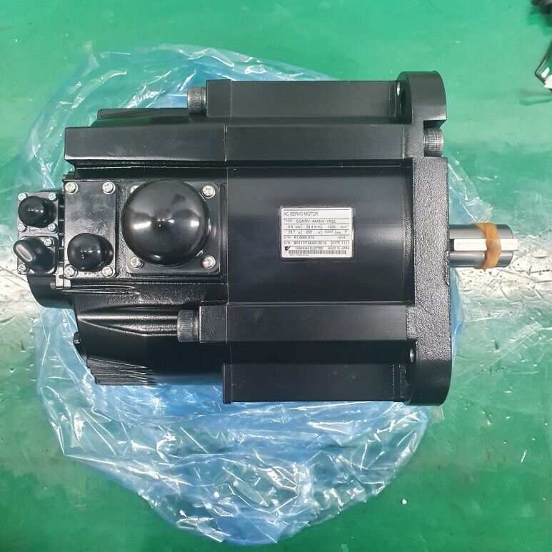 1PC New Yaskawa SGMRV-44ANA-YR22 Servo Motor Expedited Shipping SGMRV44ANAYR22