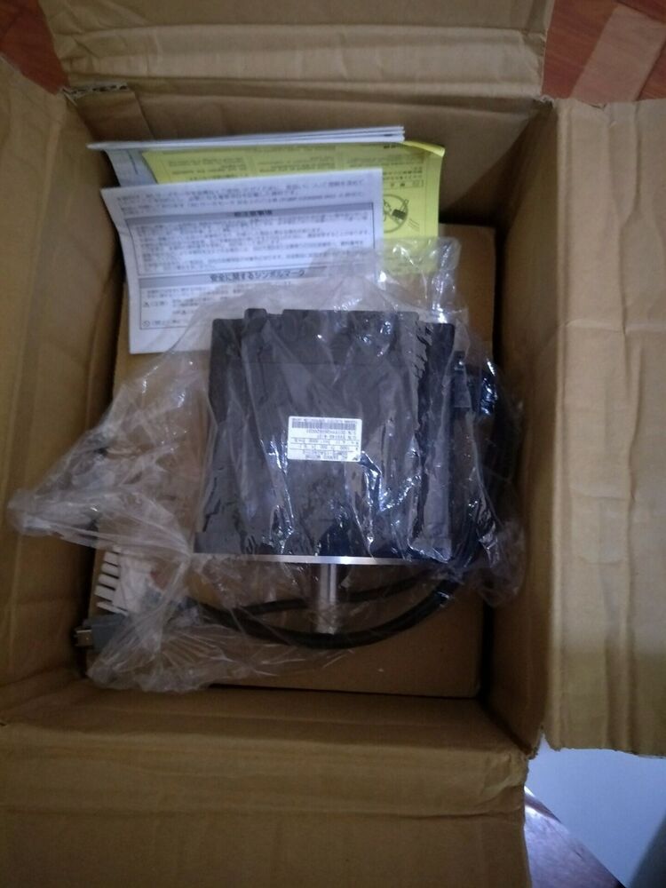 1PC New Yaskawa SGMPS-04ACA61-E Servo Motor Expedited Shipping