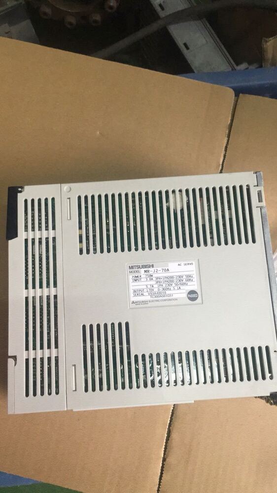 1PC MITSUBISHI AC SERVO DRIVER MR-J2-100A MRJ2100A NEW ORIGINAL FREE SHIPPING DHL / UPS / FedEx