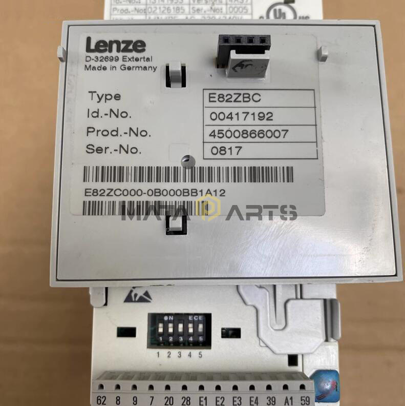 ONE Used Lenze INVERTER E82EV371K2C200 E82EV371-2C200 E82EV371_2C200
