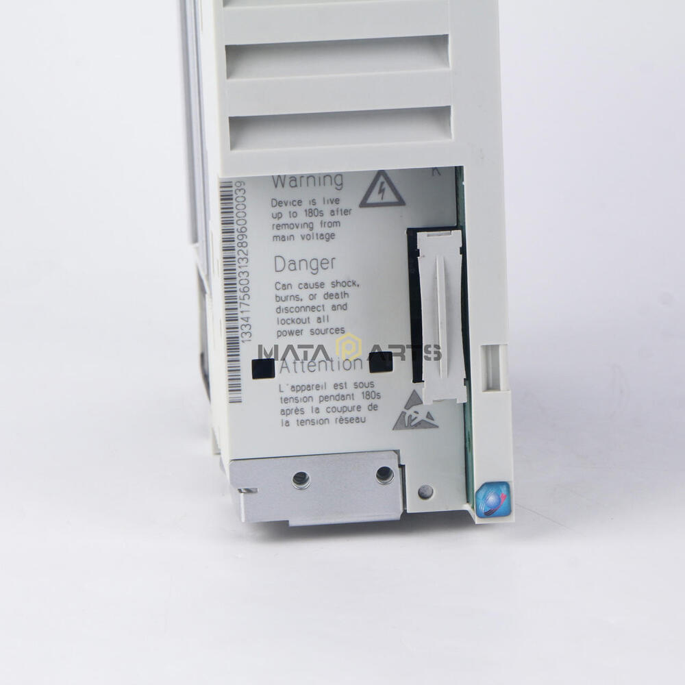 One New Lenze Inverter E82EV152K2C E82EV152-2C E82EV152_2C