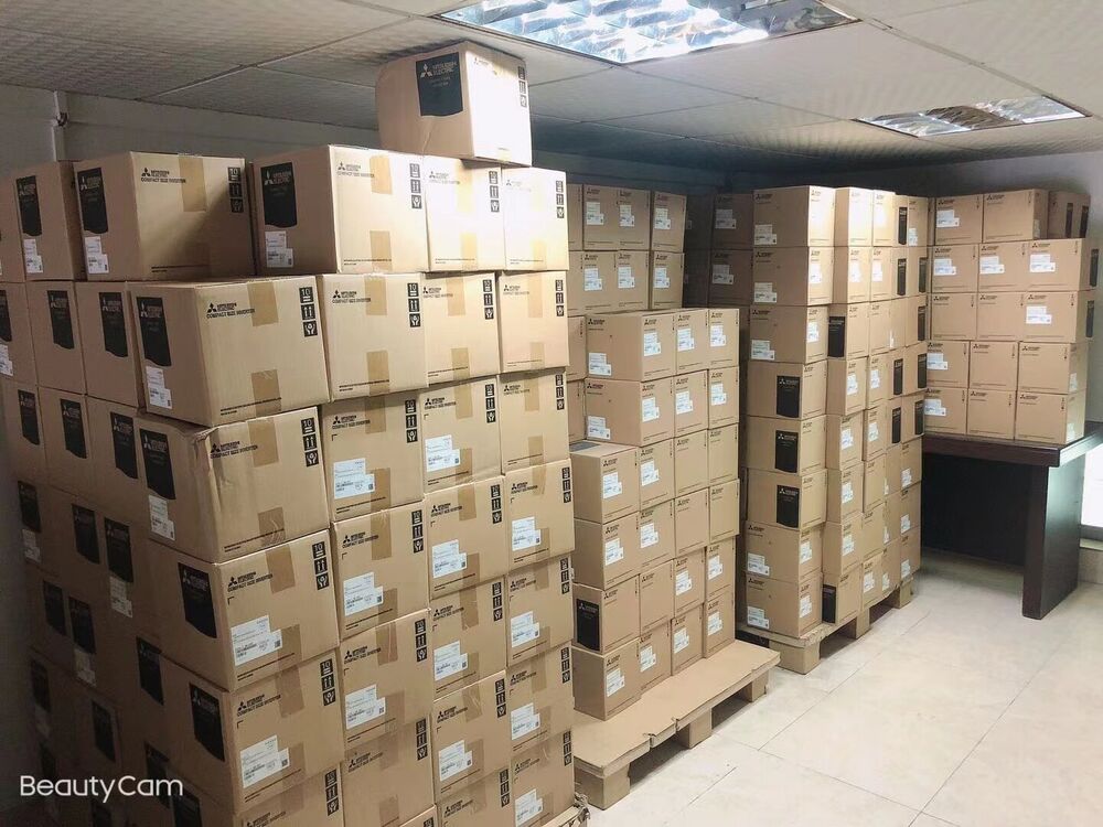 Mitsubishi Brand New FR-A740-2.2K-CHT 1pc Mitsubishi Frequency Converter UPS / DHL / FedEx