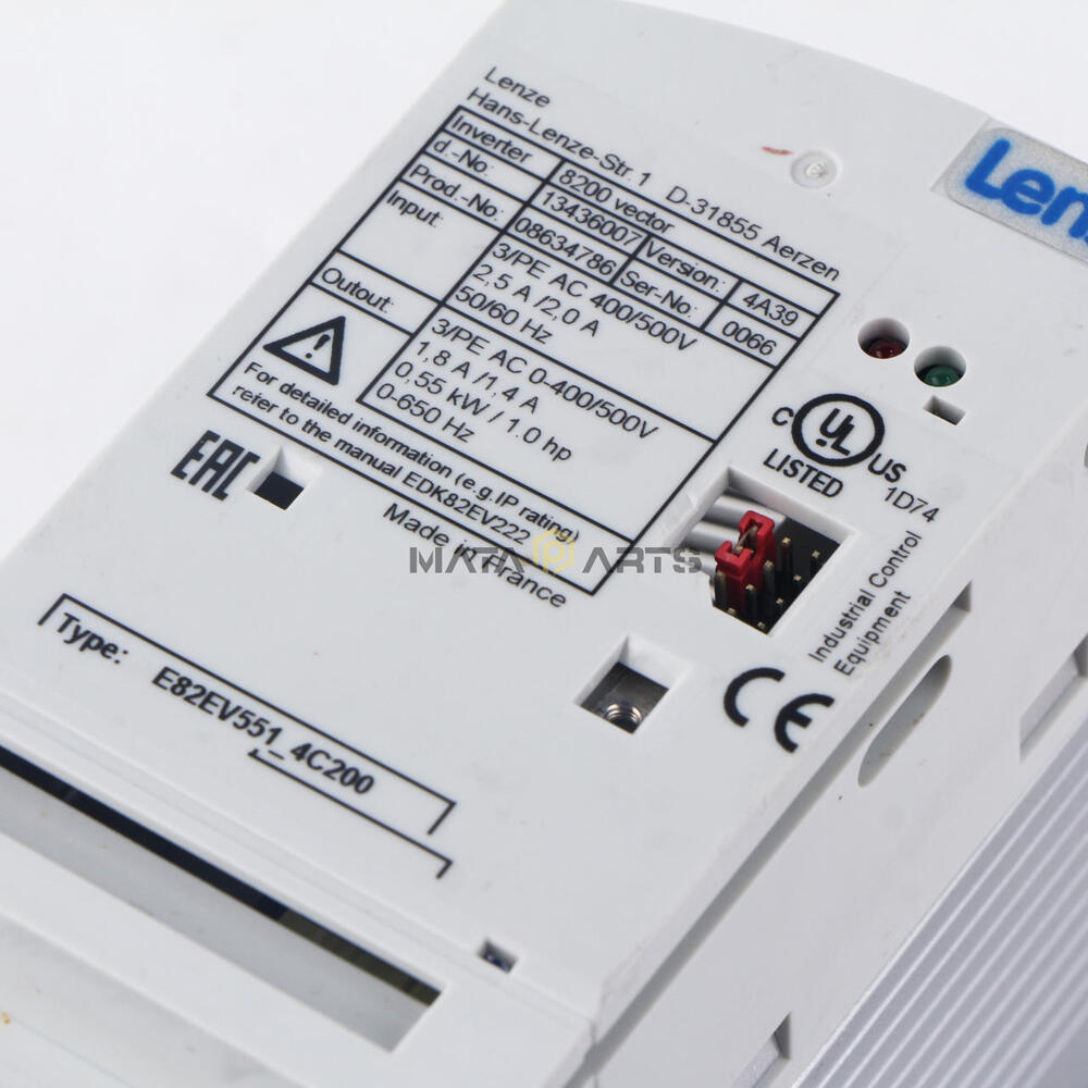 1PC New Lenze E82EV551K4C200 Frequency Converter New E82EV551_4C200