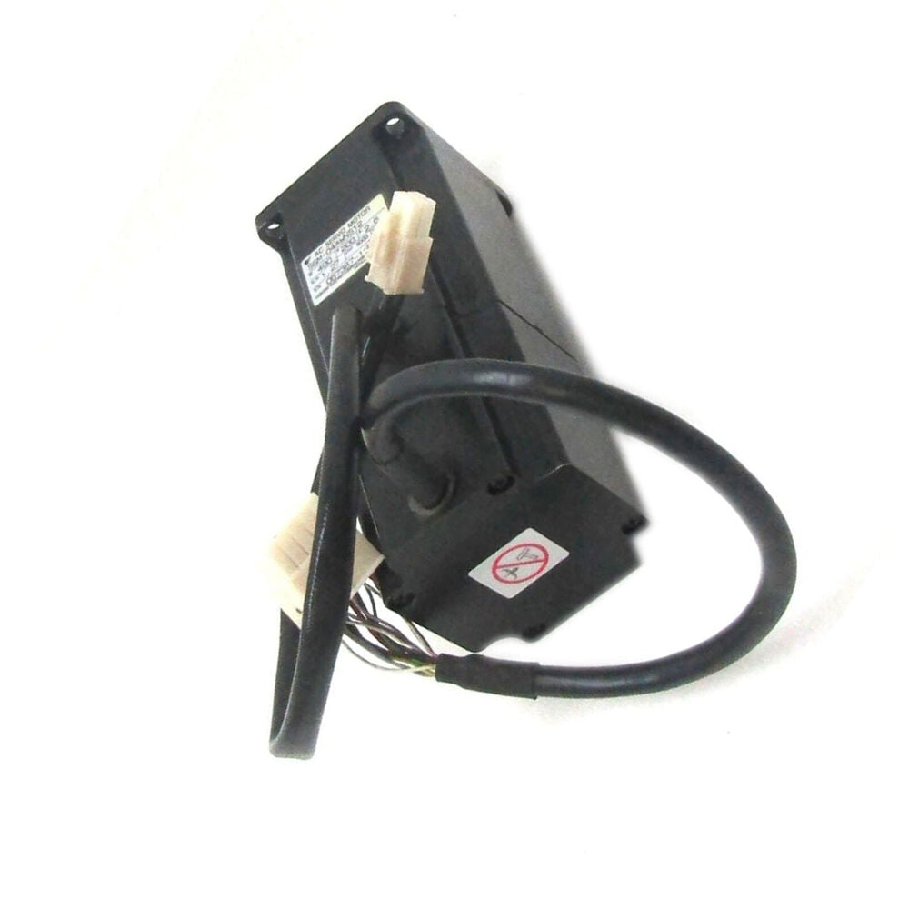 1PC New in box YASKAWA SGM-04A314 Servo motor DHL / UPS / FedEx