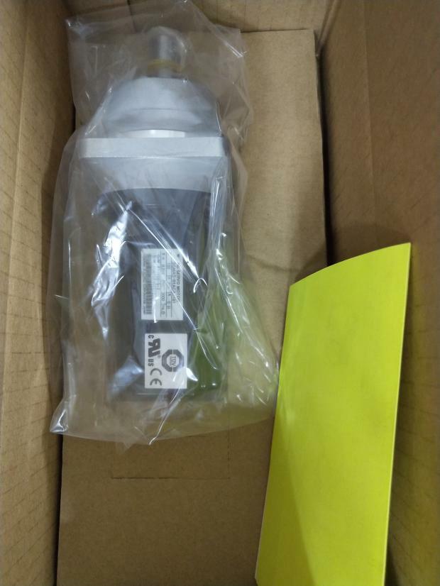 1PC New Yaskawa SGMAS-01ACAJ161 Servo Motor Expedited Shipping