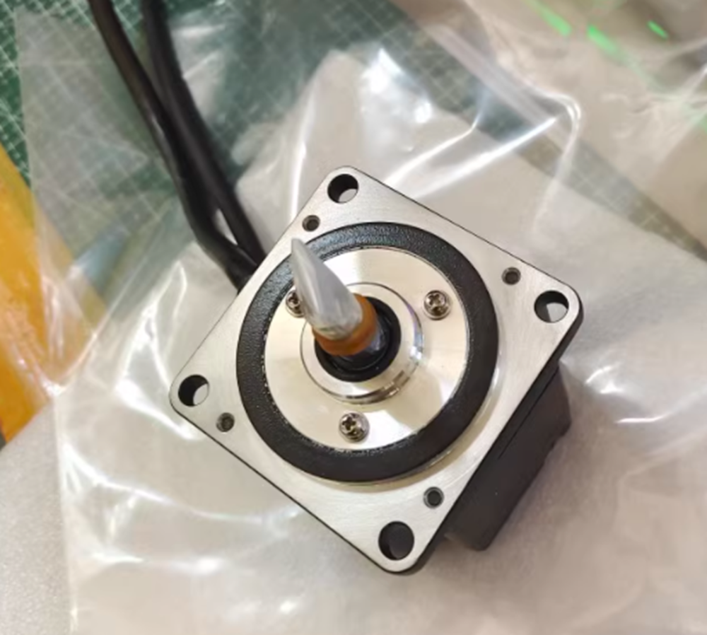 1PC New Yaskawa SGMP-01U312S Servo Motor Expedited Shipping SGMP01U312S
