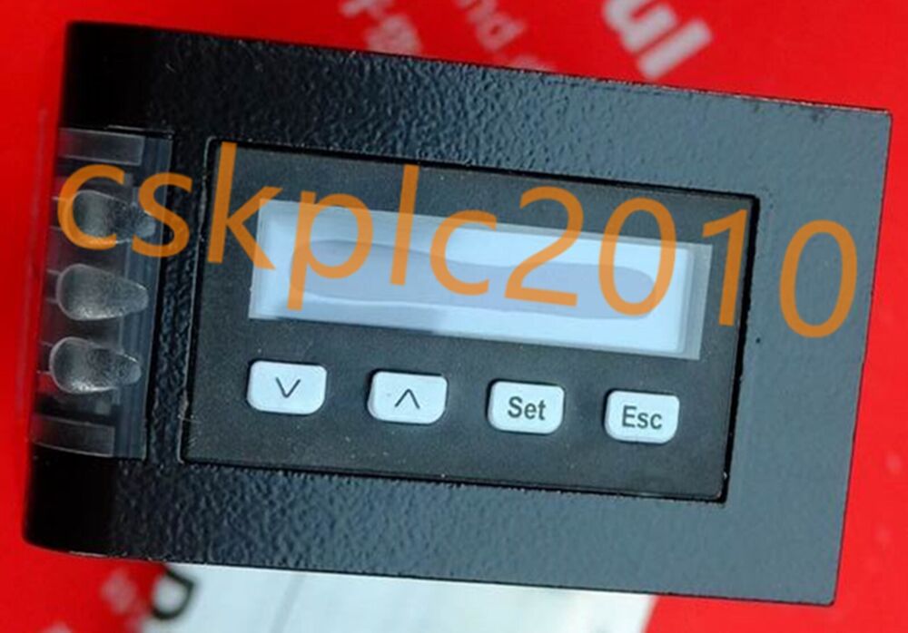 1 PCS NEW IN BOX Sick Range sensor DT50-2B215252 1065661