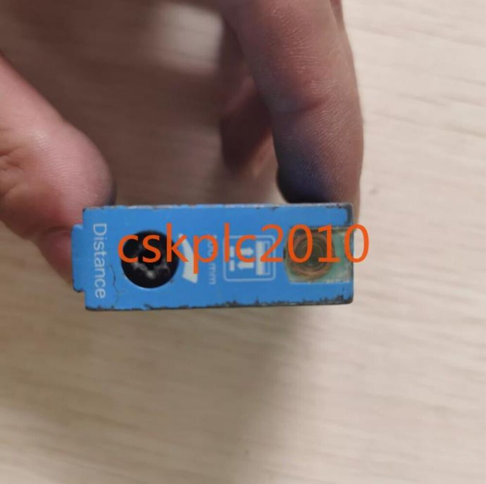 1PCS Original SICK photoelectric switch 1016150 WT12-2P440 in good condition