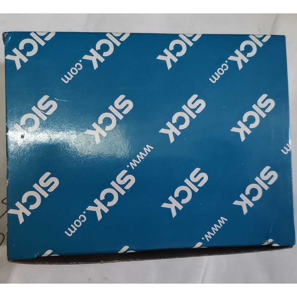 1PC New SICK WL100-2N1439 Photoelectric Switch Free Shipping WL1002N1439 DHL / UPS / FedEx