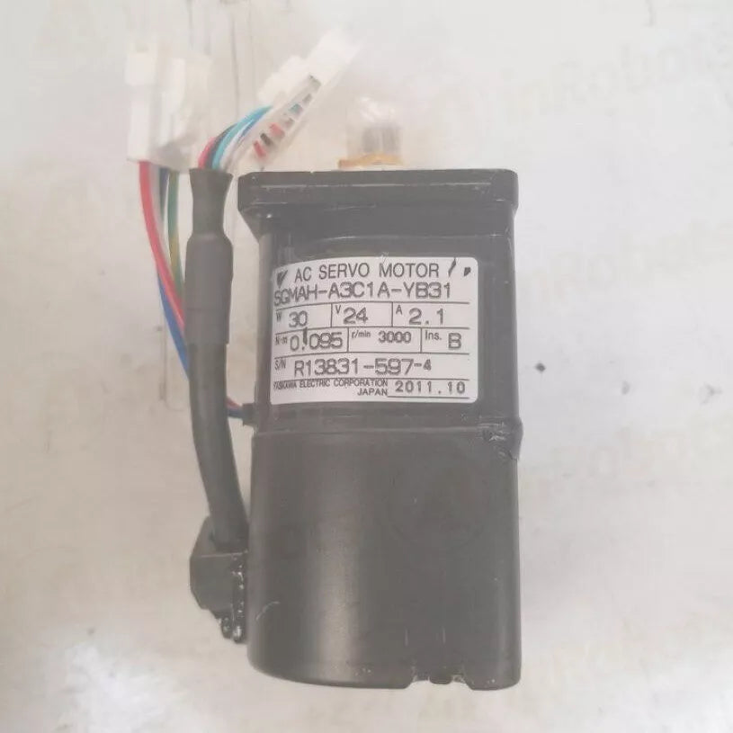 1PC New Yaskawa SGMAH-A3C1A-YB31 Servo Motor Expedited Shipping