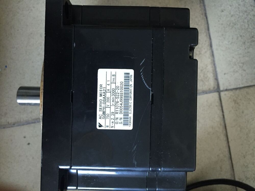 1PC New Yaskawa SGMPH-08AAA21 Servo Motor Expedited Shipping SGMPH08AAA21