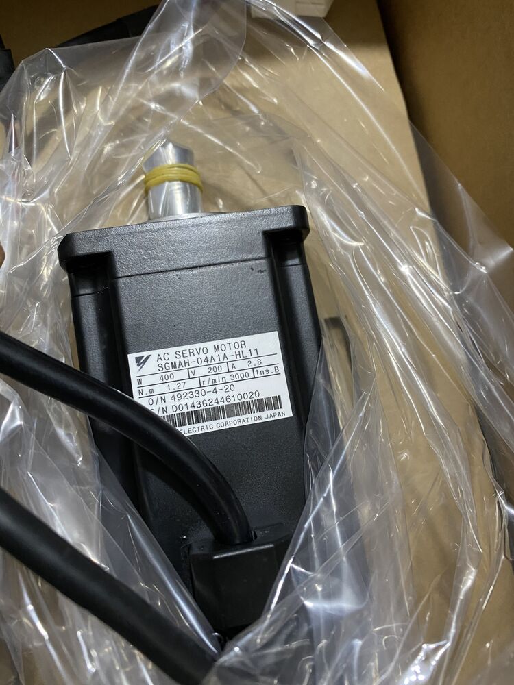 1PC New Yaskawa SGMAH-04A1A-HL11 Servo Motor Expedited Shipping