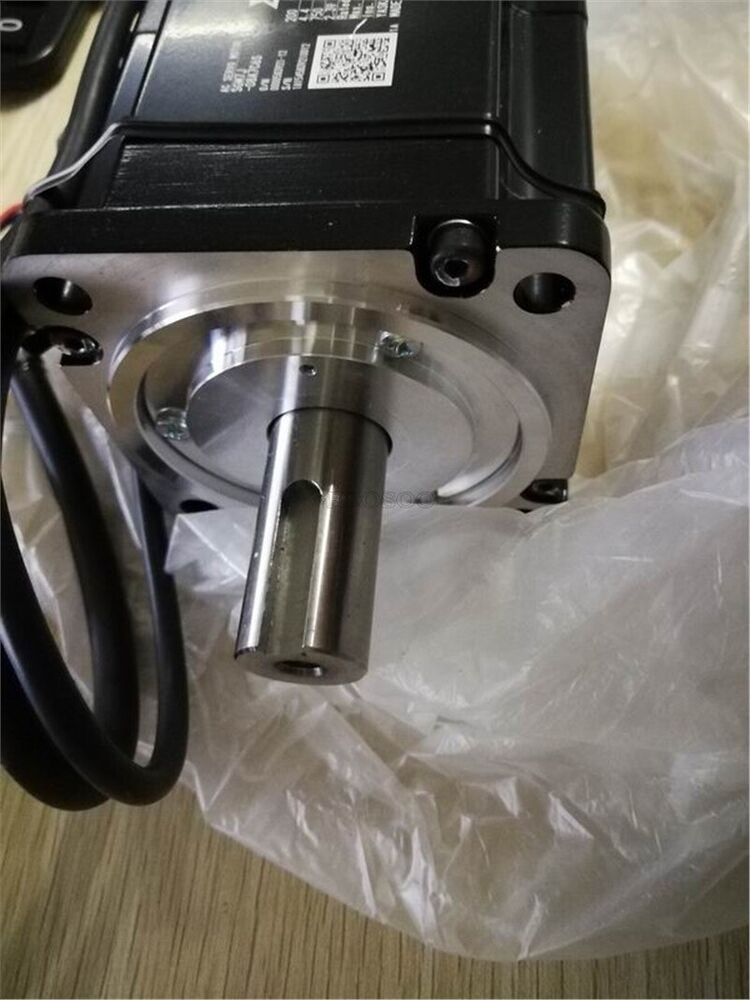 1PC New Yaskawa SGM7J-08A7C6S Servo Motor Expedited Shipping SGM7J08A7C6S