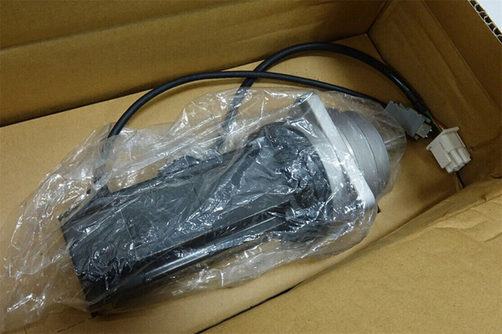 1PC New Yaskawa SGMAH-02A1AJ16C Servo Motor Expedited Shipping SGMAH02A1AJ16C