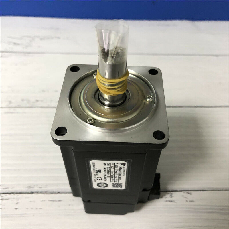 1PC New Yaskawa SGMAV-04ADA61 Servo Motor Expedited Shipping SGMAV04ADA61