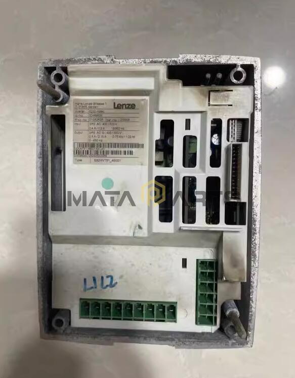 One Used Lenze Inverter E82MV751-4B001 E82MV751_4B001