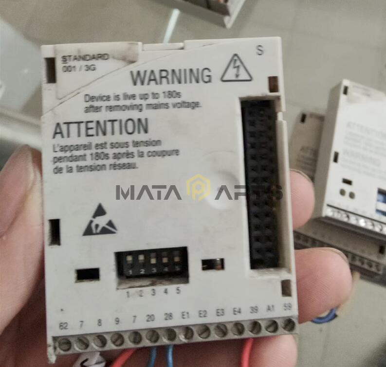 ONE USED Lenze E82ZAFSC001 Function Module