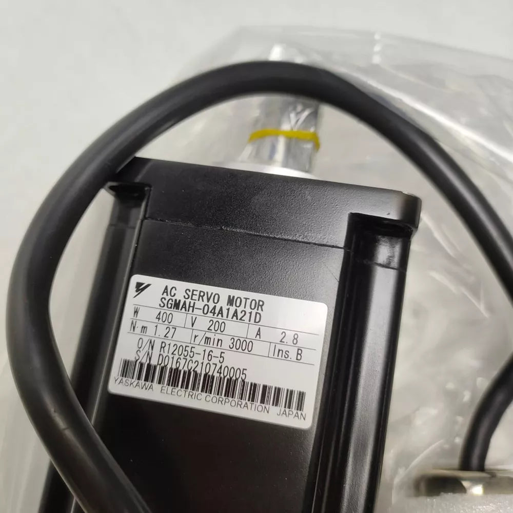 1PC New Yaskawa SGMAH-04A1A21D Servo Motor Expedited Shipping SGMAH04A1A21D