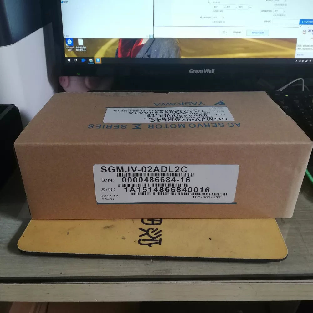 1PC New Yaskawa SGMJV-02ADL2C Servo Motor Expedited Shipping
