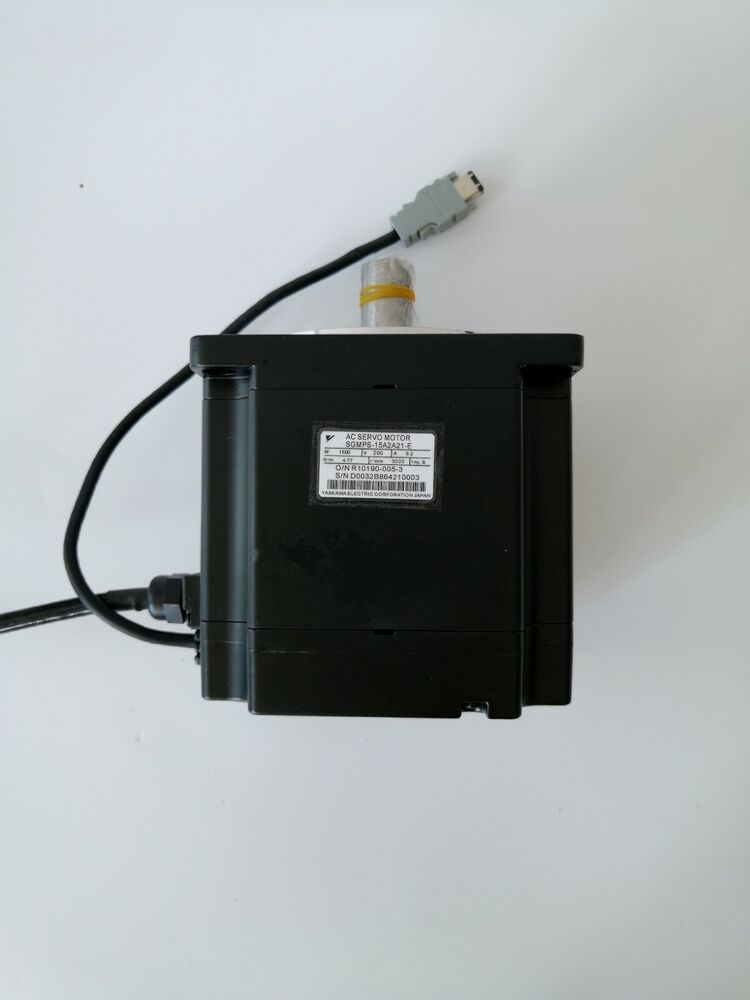 1PC New Yaskawa SGMPS-15A2A21-E Servo Motor Expedited Shipping