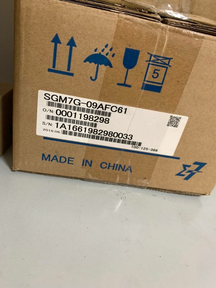 1PC New Yaskawa SGM7G-09AFC61 Servo Motor Expedited Shipping SGM7G09AFC61