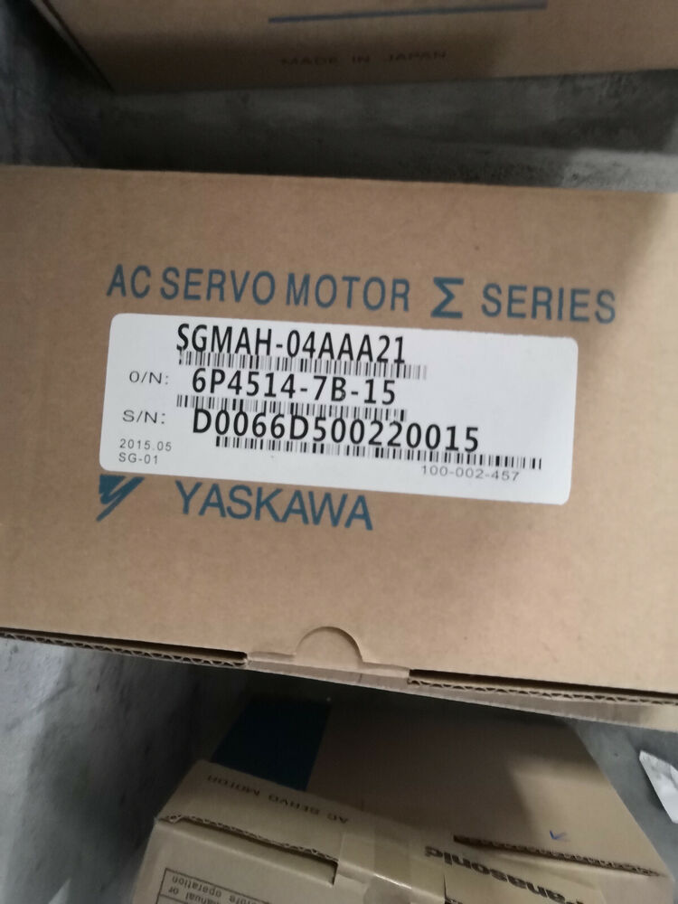 1PC New Yaskawa SGMAH-04AAA21 Servo Motor Expedited Shipping SGMAH04AAA21