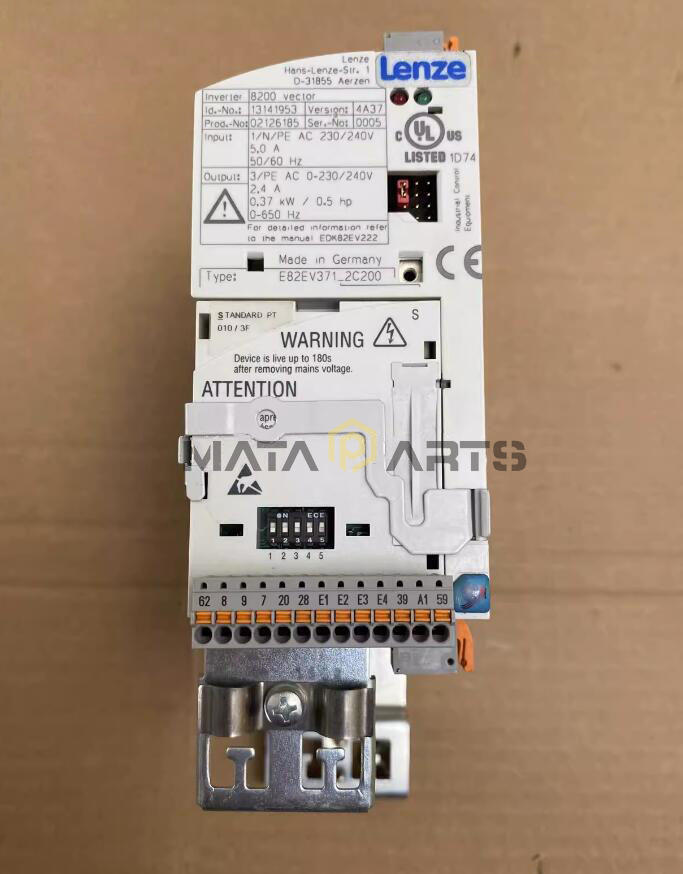 ONE Used Lenze INVERTER E82EV371K2C200 E82EV371-2C200 E82EV371_2C200