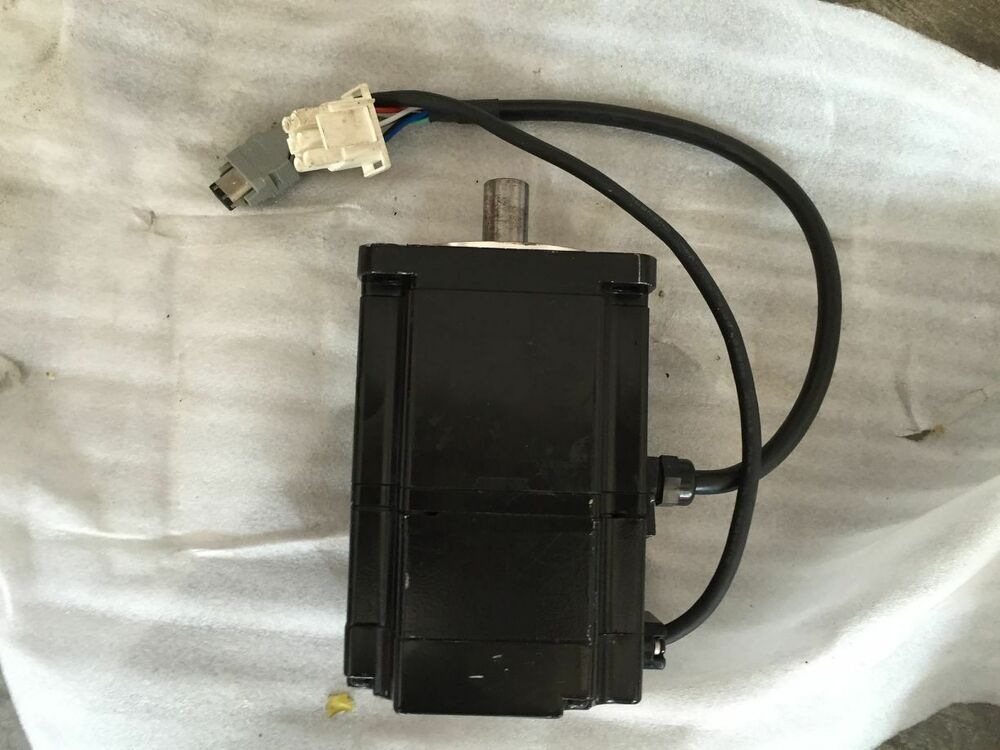 1PC New Yaskawa SGMPH-02AAA2S Servo Motor Expedited Shipping SGMPH02AAA2S