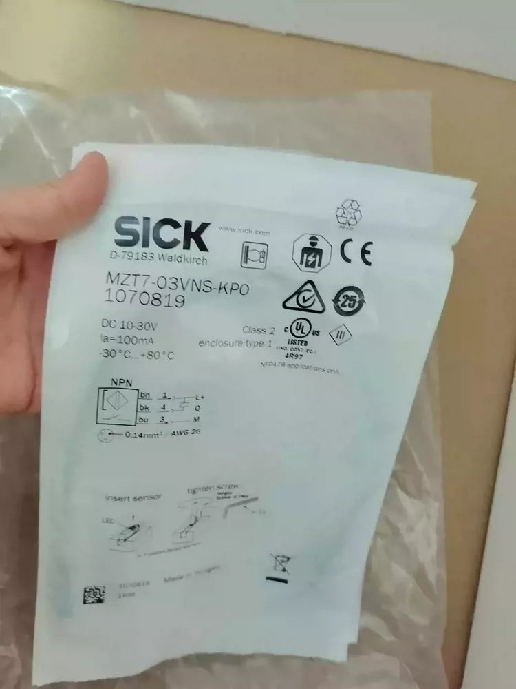 1PC New Sick MZT7-03VNS-KP0 Sensor Free Shipping DHL / UPS / FedEx