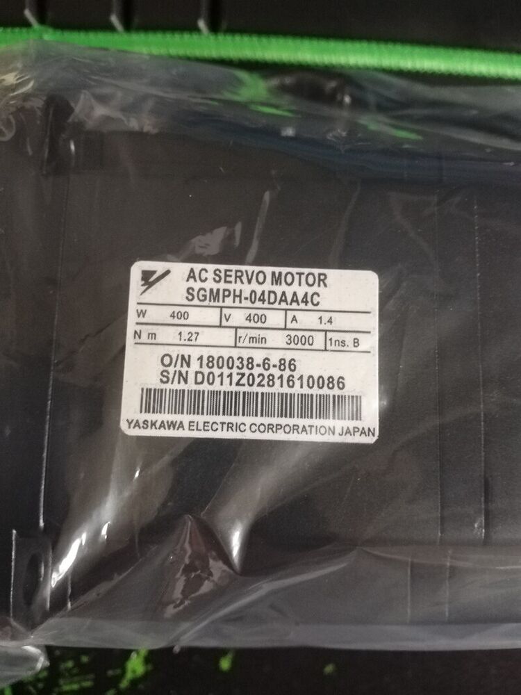 1PC New Yaskawa SGMPH-04DAA4C Servo Motor Expedited Shipping SGMPH04DAA4C