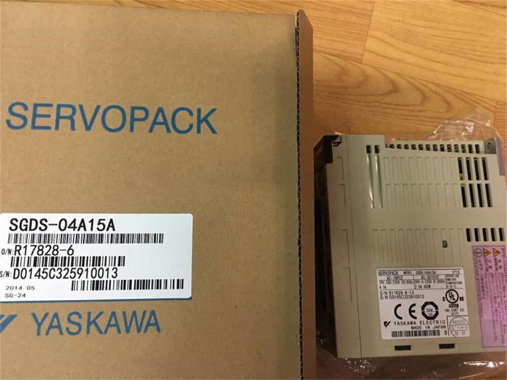 1PC New Yaskawa SGDS-04A15A Servo Driver Expedited Shipping