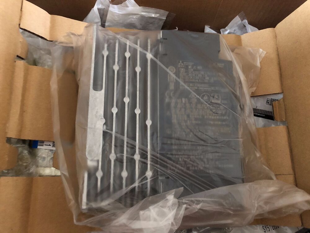 Mitsubishi MR-JE-40B Servo Drive New In Box MRJE40B Expedited Shipping DHL / UPS / FedEx