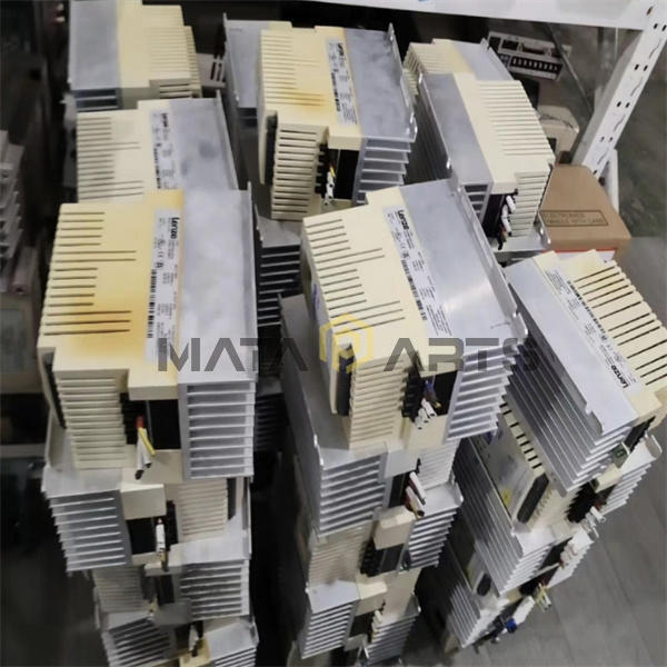USED ONE Lenze Inverter ESMD222L4TXA ESMD 222L4TXA