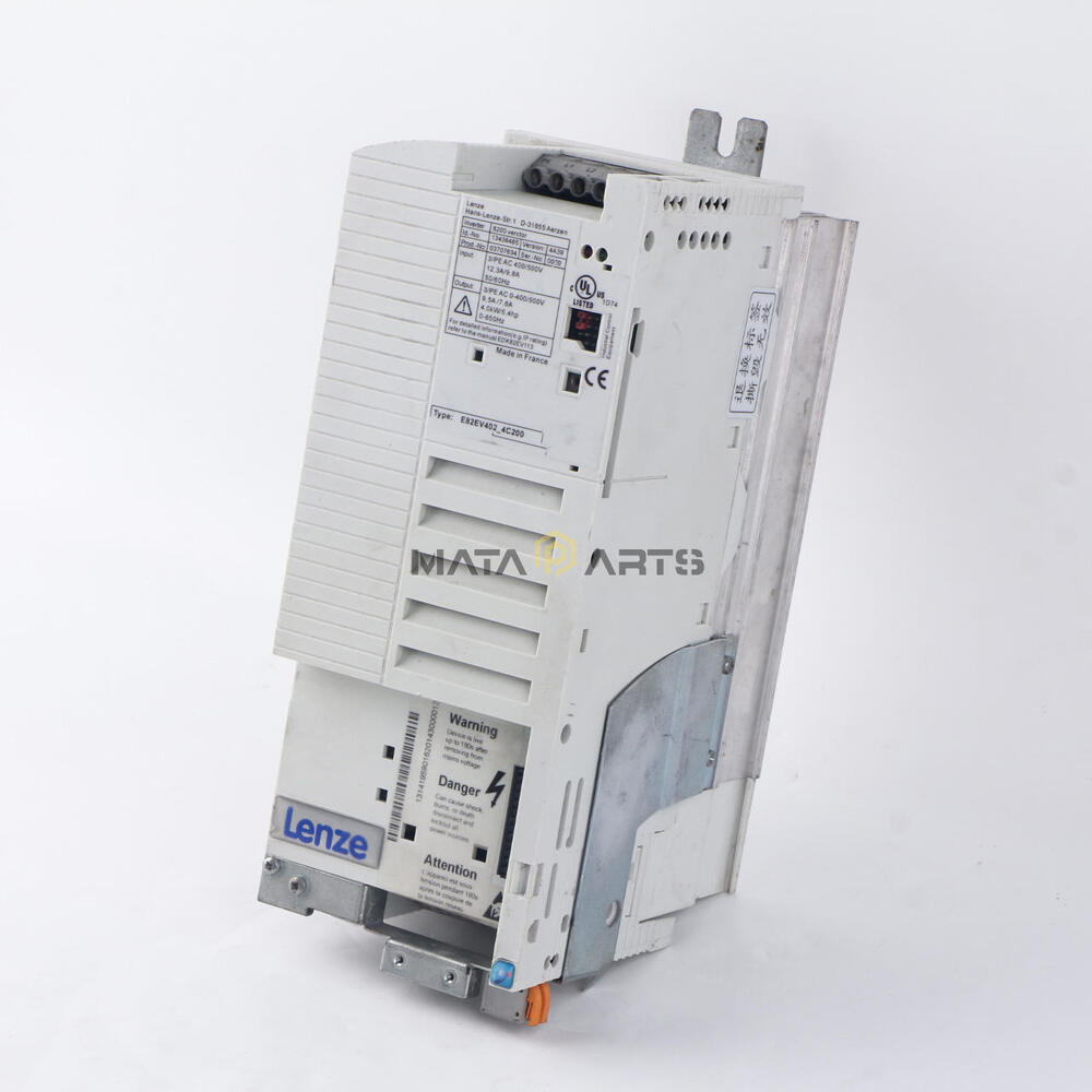 ONE USED LENZE E82EV402-4C200 E82EV402K4C200 E82EV402＿4C200
